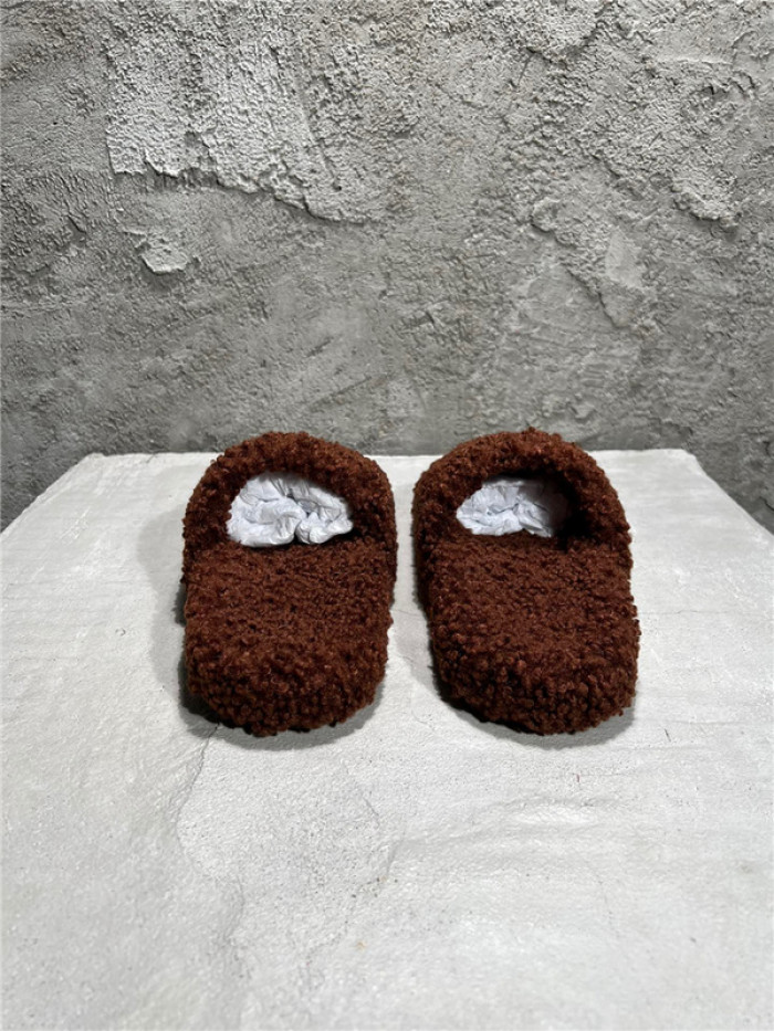 BLCG SLIPPERS