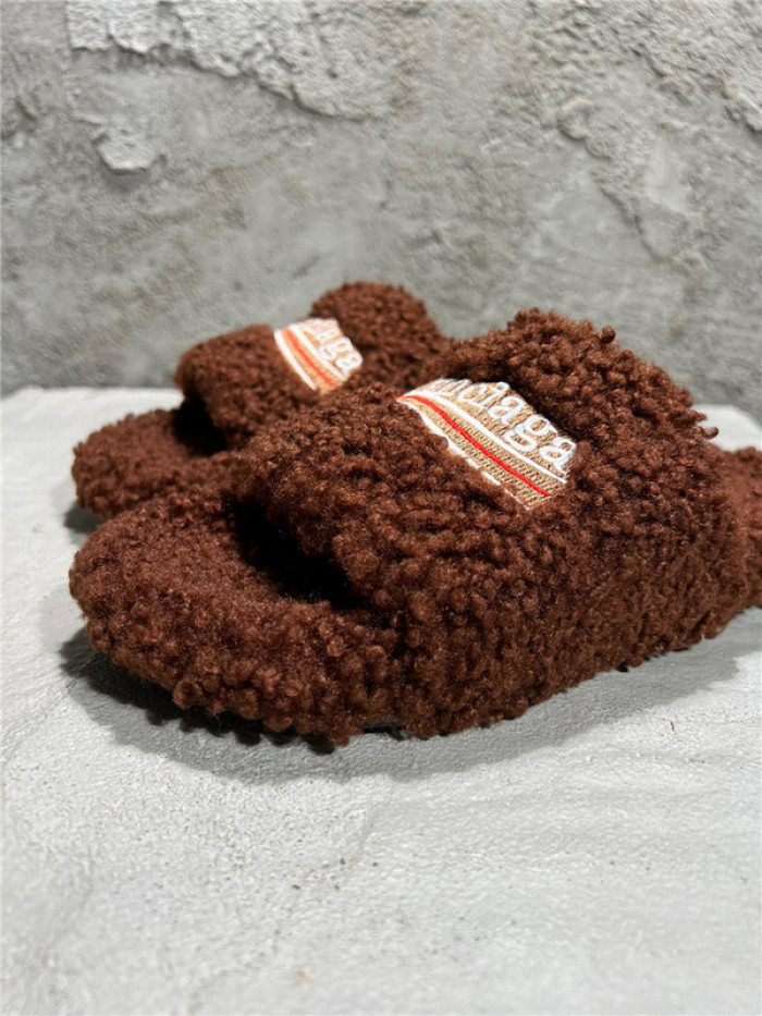 BLCG SLIPPERS