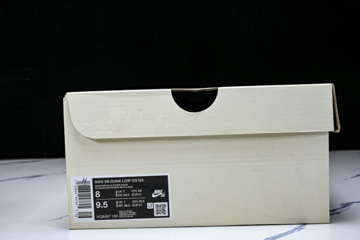 nike sb dunk low Svp*me 94 white metallic silver  hq8487-100