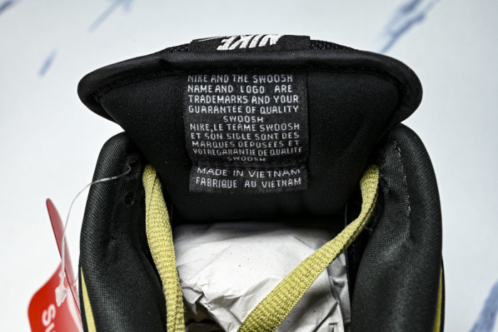 nike sb dunk low  Svp*me 94 camper green  hq8487-300