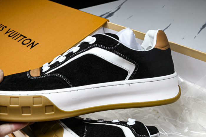 LV SNEAKER  FOR-LV402