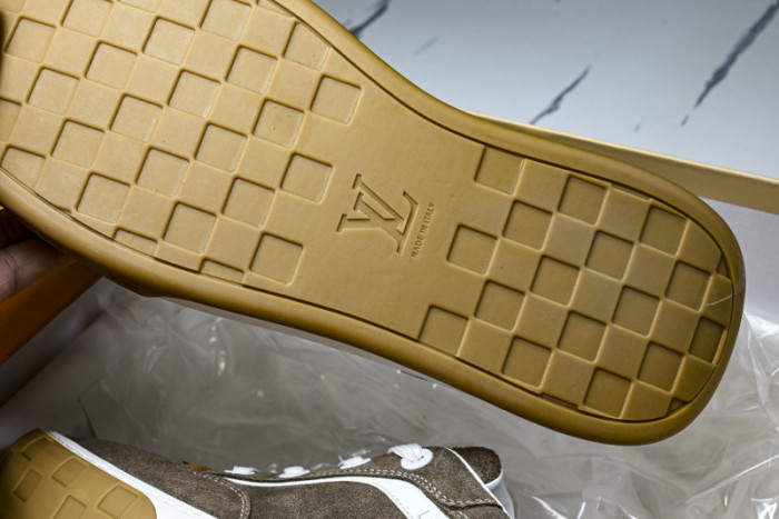 LV SNEAKER  FOR-LV403