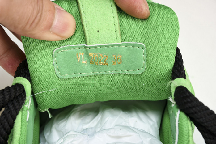 LV SNEAKER LOW  103010