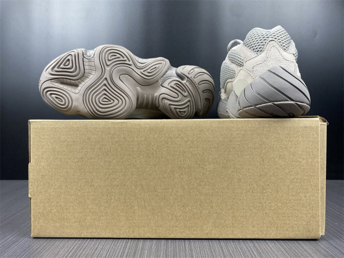 ad1d*s Y**zy 500 taupe light gx3607