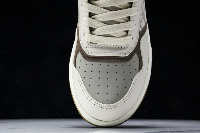 D10R B27 High Top Sneaker 10802