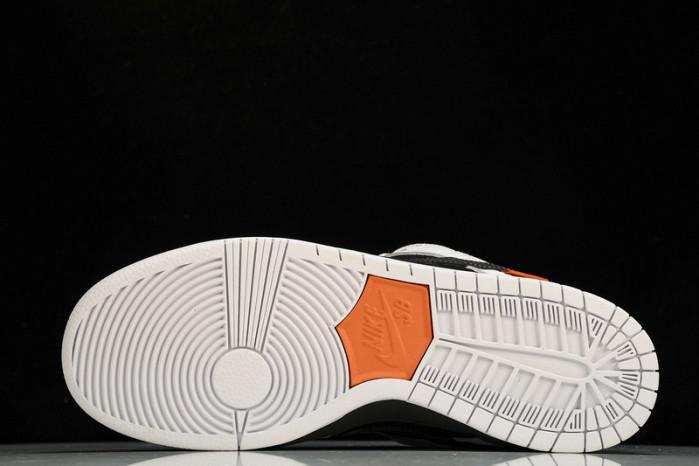 TIGHTBOOTH x Nike SB Dunk Low FD2629-100