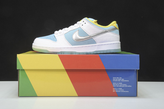 How the FTC x Nike SB Dunk Low DH7687-400