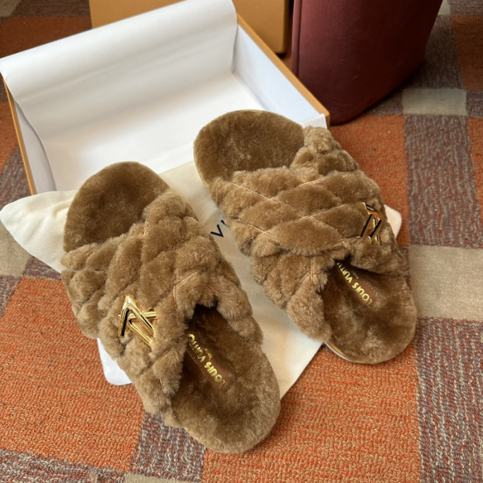 LV SLIPPERS