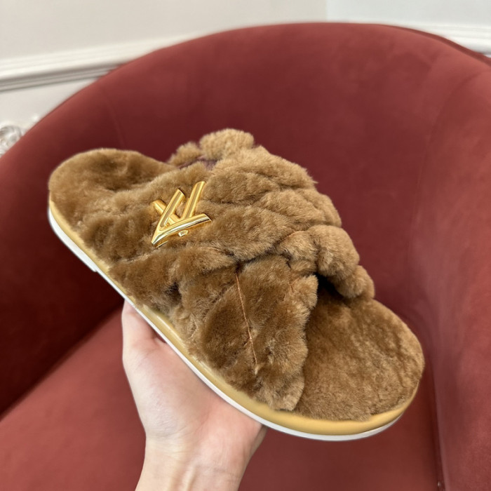 LV SLIPPERS