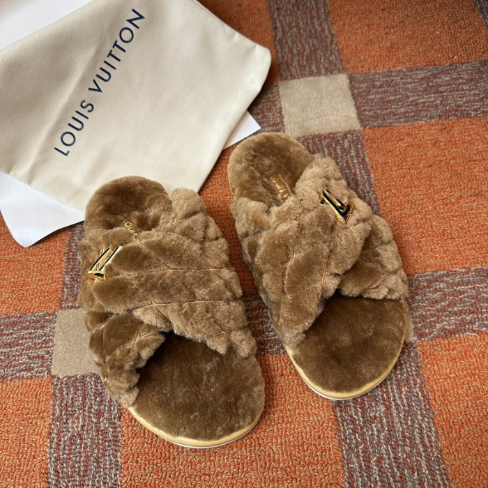 LV SLIPPERS