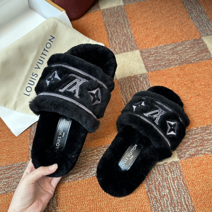 LV SLIPPERS