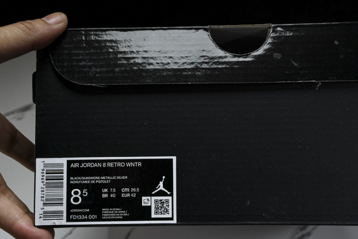 AIR JORDAN 8 RETRO  Winterized “Gunsmoke”  305381-025