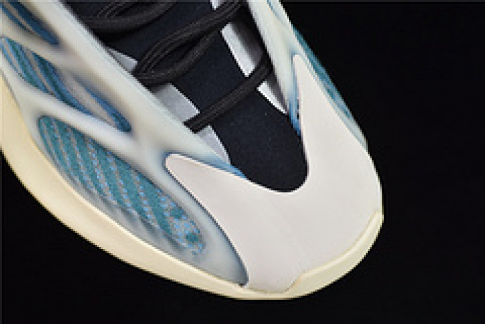 ad1d*s Y**zy 700 v3 gy0260