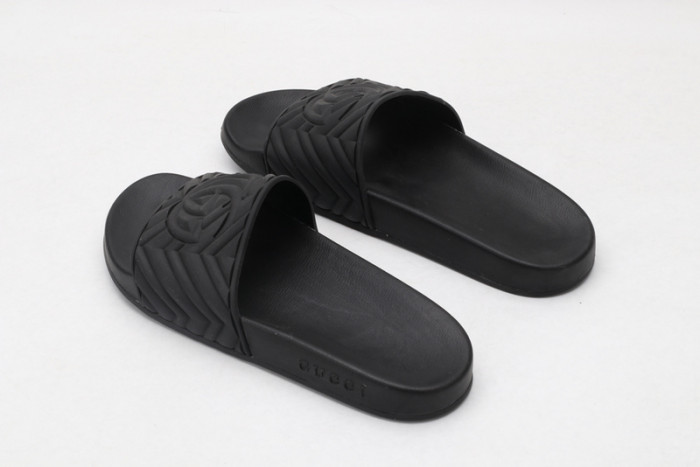 Gv*c slippers all  black