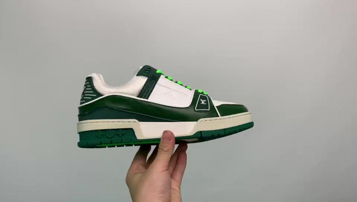 LV SNEAKER LOW YEE-001