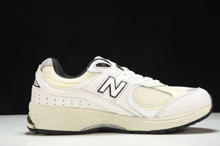 New Balance yeeshoes  ML2002RQ