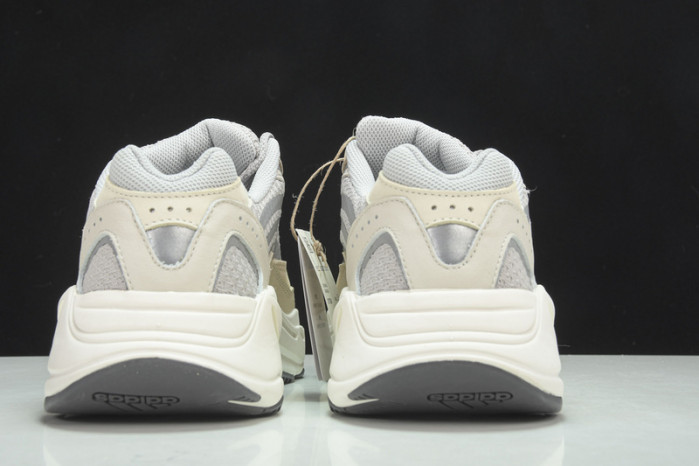 ad1d*s Y**zy boost 700 v2 cream gy7924