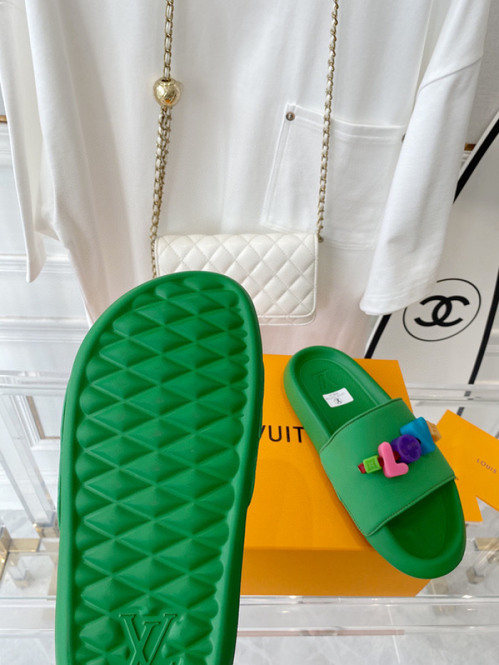 LV SLIPPERS