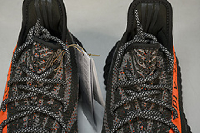 Y**zy 350 v2  “dark beluga”  hq7045