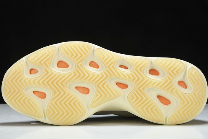 ad1d*s Y**zy 700 v3  fade id1674