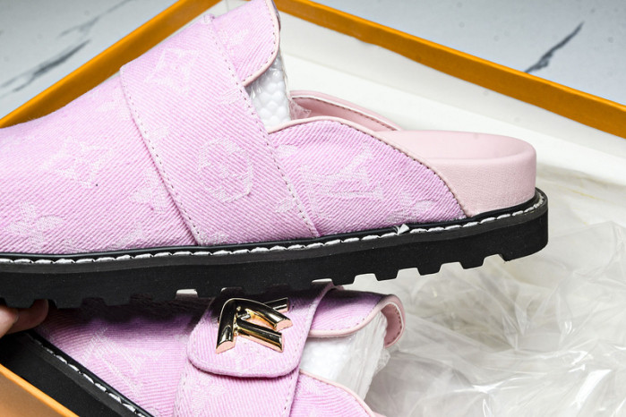 LV SLIPPERS