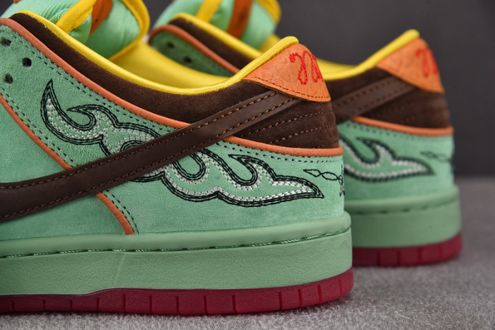Nike SB Dunk Low Rodeo Tourmaline   HF3058-300