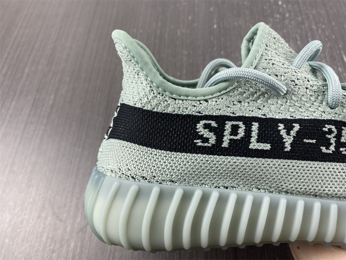 Y**zy boost 350 v2 hq2060