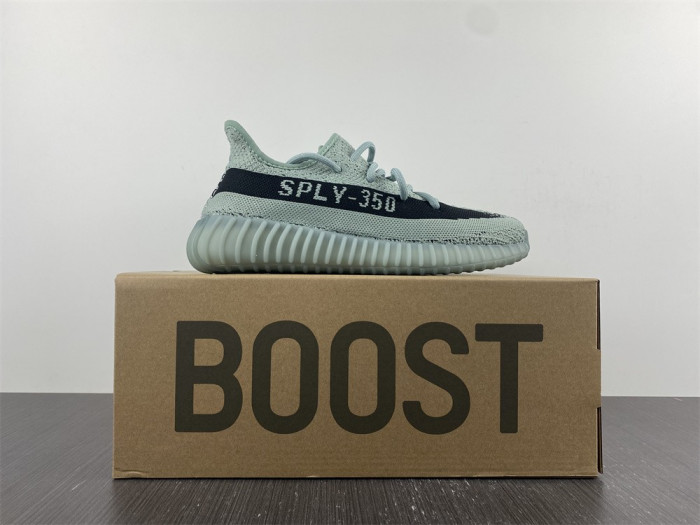 Y**zy boost 350 v2 hq2060