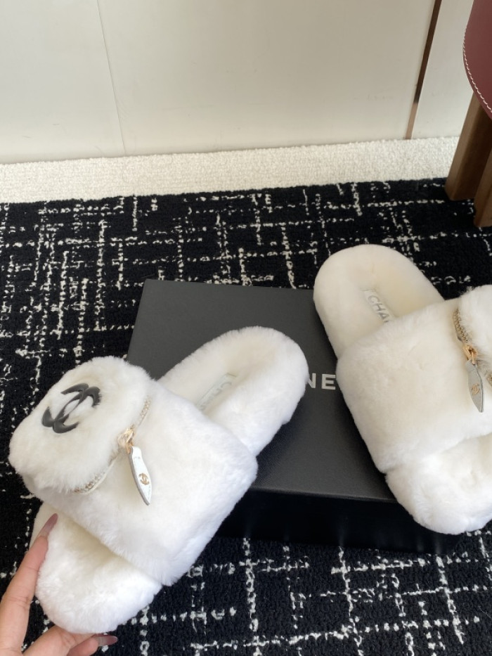 CH*NEL SLIPPERS