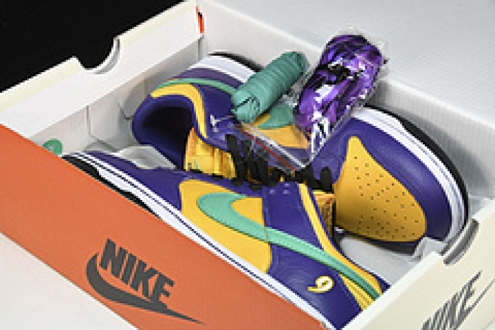 Nike Dunk Low Retro "Lisa Leslie"  DO9581-500