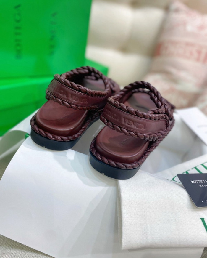 b0ttega Ven*ta  slides