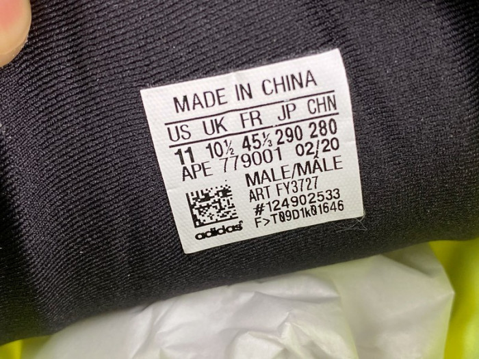 ad1d*s Y**zy boost 700 mnvn phosphor  fy3727