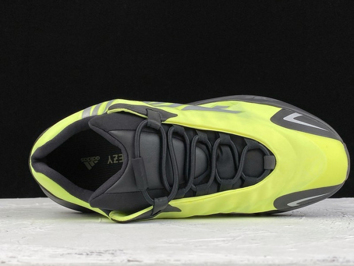 ad1d*s Y**zy boost 700 mnvn phosphor  fy3727