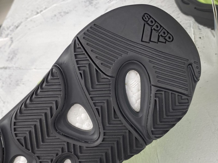 ad1d*s Y**zy boost 700 mnvn phosphor  fy3727