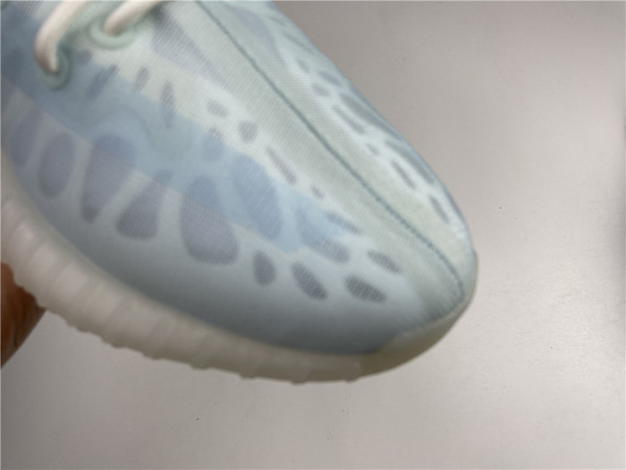 ad1d*s Y**zy boost 350 v2 