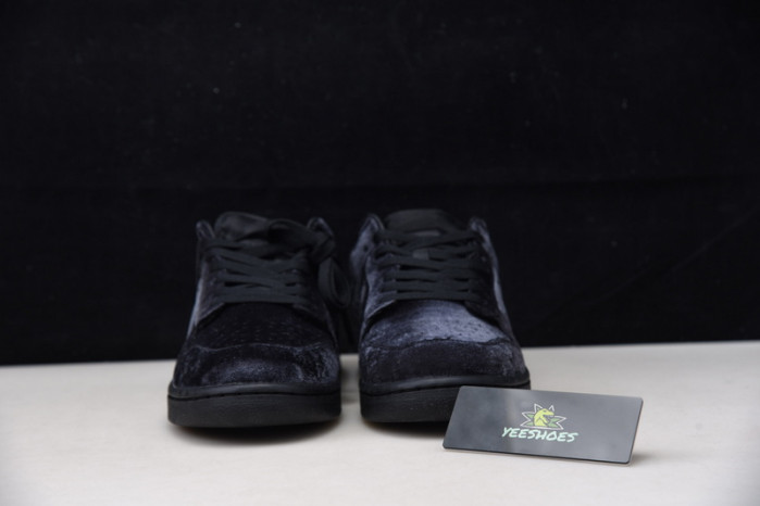 DOVER STREET MARKET X NIKE DUNK LOW TRIPLE BLACK DH2686-002